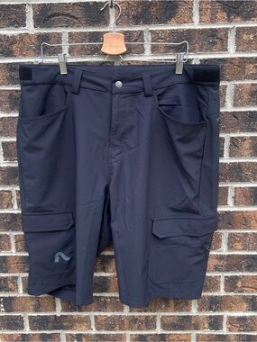 Flylow Men’s Black bike Cargo shorts